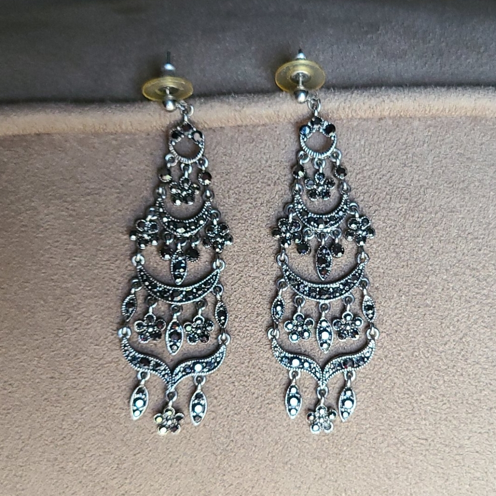 Beautiful chandelier earrings
